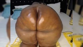 Ebony SSBBW Shaking Her Oily Fat Ass