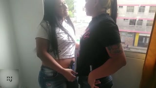 cogi con mi colega en la oficina del jefe