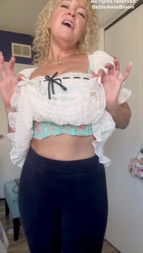 Just Another Sexy Striptease 'N Spread Pussy Reveal