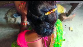 Green Saree wali desi bhabhi ne bhaiya ka kala lund apne chut me dal ke maza liya.dehati village husband wife ki romantic sex