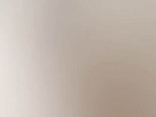 Concupiscent stepdaughter masturbates during the time that her stepmom talks on the phone SQUIRTS - Porn in Spanish