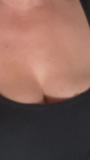 Bouncy Big Boobs Hotwife