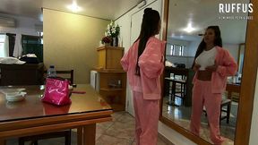 namorada bonita faz boquete sensacional e recebe gozada na cara - ana rothbard