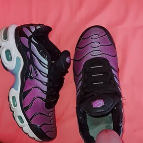 The France girl sent me their Nike TNs for me to have sex with them