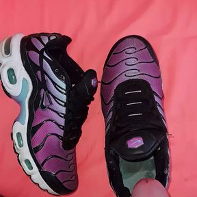 The France girl sent me their Nike TNs for me to have sex with them