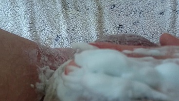 Pflegerisch erregende Rasur vom Arschloch und Hodensack