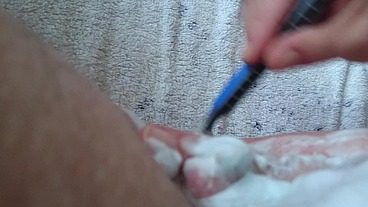 Pflegerisch erregende Rasur vom Arschloch und Hodensack