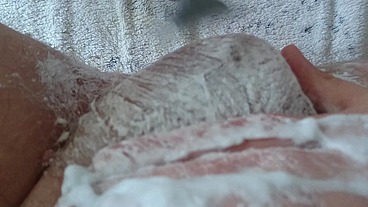 Pflegerisch erregende Rasur vom Arschloch und Hodensack