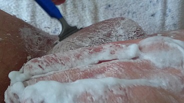 Pflegerisch erregende Rasur vom Arschloch und Hodensack