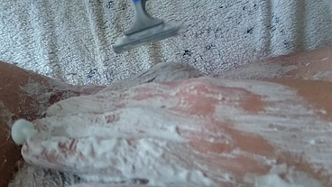 Pflegerisch erregende Rasur vom Arschloch und Hodensack