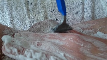 Pflegerisch erregende Rasur vom Arschloch und Hodensack