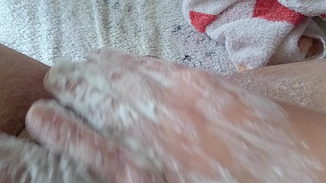 Pflegerisch erregende Rasur vom Arschloch und Hodensack