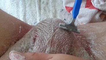 Pflegerisch erregende Rasur vom Arschloch und Hodensack