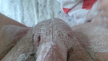 Pflegerisch erregende Rasur vom Arschloch und Hodensack
