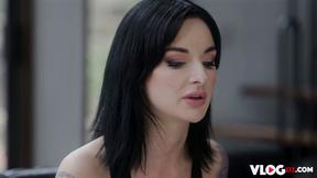 ”Tatted Babe Lysagna Del Ray Shows Her BTS Erotic Performance”