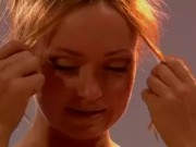 La rossa troia finge di essere malata per scopare il suo amante in clinica