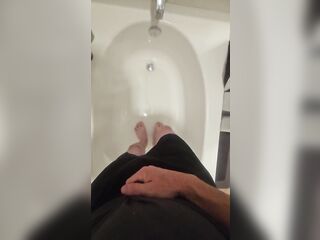 Quick late night self pee