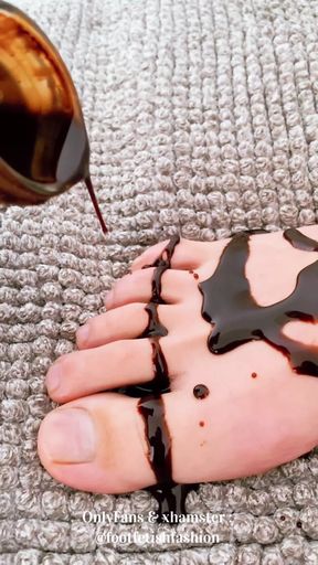 Massage with chocolate