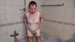 evening bath and bukkake - real sex of mari latexa and simon latexa