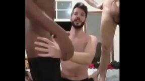 Chupando os tr&ecirc_s amigos