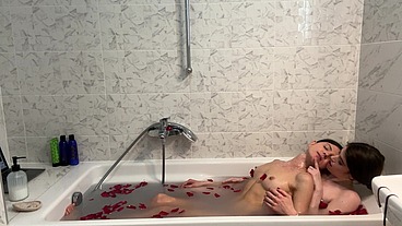 Lesbian foam bath with Nicole Rea