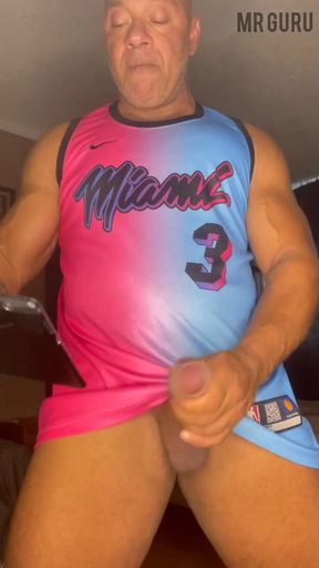 Mr Guru Solo Bodybuilder Daddy Wank