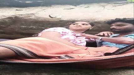 Mallu Hormy Girl Outdoor Kissing Giving Blowjob To Boyfriend