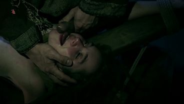 The countess'_s maid is deloused and roughly cleaned on the spreading bench (preview)