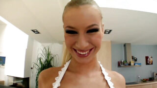 Mamada &#8211; video hardcore de una chica con un culo grande que recibe una follada anal hardcore por parte de Choky Ice y Mugur