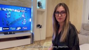 Stepson Fucks Stepmom While She's in Virtual Reality