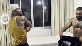 ele pediu uma massagem relaxante e eu dei