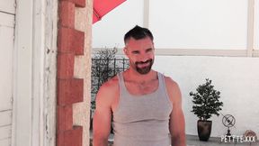 ”Asian beautiful babe Jade Kush gets her trimmed snatch rammed”