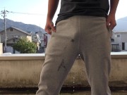 【4K】スウェットパンツで大量お漏らししちゃうM男 Pee in sweatpants