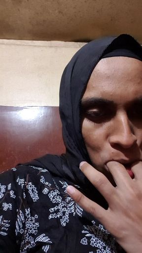 Desi sexy crossdresser fingering