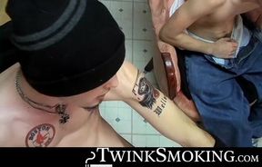 Straight jocks Billy da Kidd and Axel fires up smoke and start their cock rocking contest