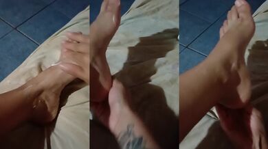 Hot latina argentina creams my hairy feet with a fetish creampie