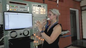 Sydney Learns to Blow Entertainer Balloons (MP4 - 720p)