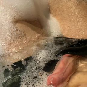 jerk off big cock in bathtub