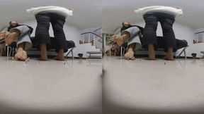 3DVR180 Two friends and are looking for smaller friends 1