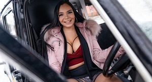 Burly Taxidriver Sofie Lee gets her Butt Gaped as Fare