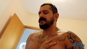 diabinho e cachorrao fodem cuzinho tatuado