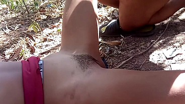 Jovem 18 anos fode no mato por dinheiro