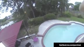 Webcam Cutie Its Cleo Rubs Her Clit On The Roof!