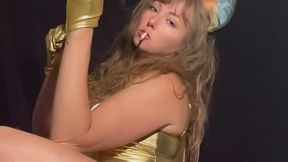 Golden FoxxX Smoking