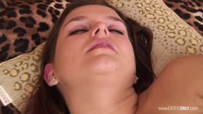 Her delicious bacon bobs back and forth while fucking