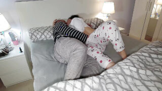 Amateur BBW stiefmoeder krijgt haar grote kont gevuld met een smerige anale creampie.