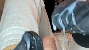 Ti faccio segare con i miei piedi con i calzini