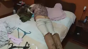 Very beautiful Latin mother comes home and shows off very excited in front of the maid's husband