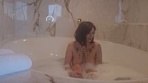 Ignore bath, i ignore you loser, i'm not talking to you ! NO SPEAKING