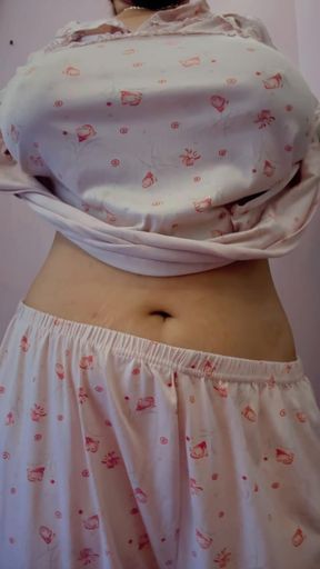 Come let's play with my pinky boobies